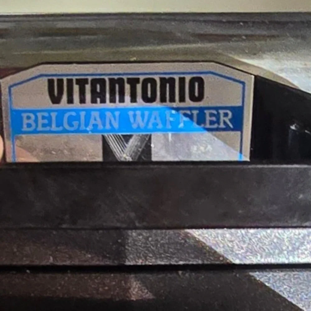 Vitantonio Belgian Waffler Model 550 Vintage Chrome 900W Made in USA 2 Slice VTG